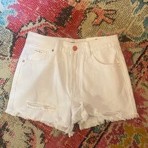 Trendy White Frayed Hem Jean Shorts